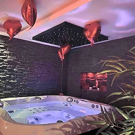 Hotel O Venus Ennevelin